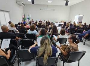 Diretores de creches e escolas municipais participam de reunião de planejamento