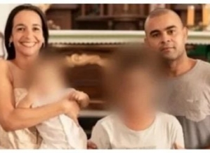 Adolescente que matou a família dava informações em tempo real sobre o assassinato para namorada