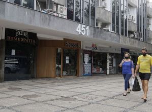 Brasil registra retração de 331,9 mil postos de trabalho em maio