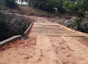 Prefeitura de Avaré instala pontes de madeira na zona rural