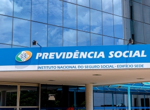 INSS começa a pagar 2ª parcela do 13º dos aposentados nesta segunda-feira (26)