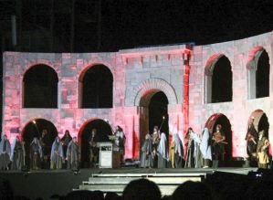 Avaré: Grupo de teatro busca atores para encenar a Paixão de Cristo