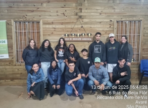 Alunos de escola estadual participam de sessão ambiental na Sala Verde Sabiá