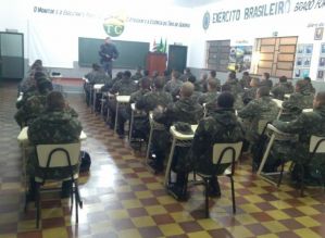 Polícia Militar realiza palestra de técnicas de direção defensiva no TG de Avaré