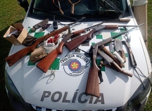 PM Ambiental apreende 15 armas de fogo e detém sete pessoas 