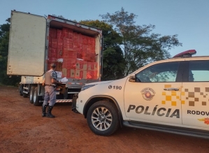 Caminhoneiro é preso com 250 mil maços de cigarros contrabandeados em rodovia de Piraju