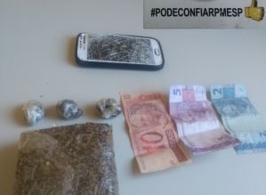 Traficante é surpreendido pela PM, tenta fugir, mas é detido em Avaré