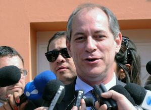 “Mais fácil um boi voar do que o PT apoiar alguém”, diz Ciro Gomes