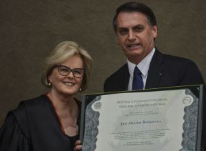 Em diplomação, Bolsonaro pede confiança daqueles que não votaram nele