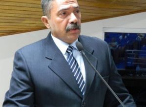 Sem conteúdo, melhor mesmo seria ficar calado _Chatô