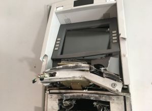 Criminosos explodem caixas automáticos de agência bancária em Arandu