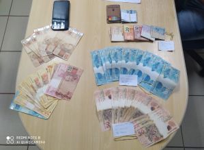 Botucatu: Polícia Militar apreende mais de R$ 3 mil em notas falsas