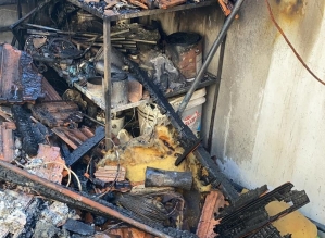 Incêndio destrói casa após moradora sair e deixar panela no fogão em Fartura