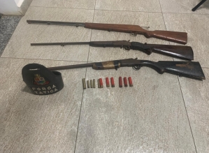 Homem é detido portando armas e munições em Itaí