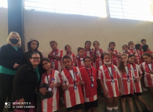 Alunos de escola de Itaí participa de campeonato de Handebol da FREA