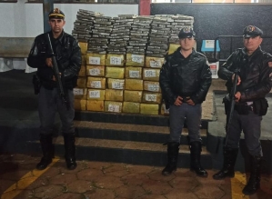Polícia Rodoviária apreende 1440 tijolos de drogas pela Rodovia Castello Branco