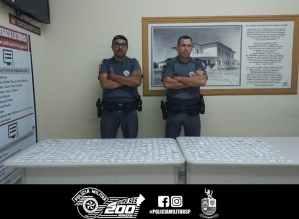 Mototaxista é preso após ser flagrado com 493 porções de cocaína em Águas de Santa Bárbara