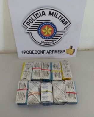 IDOSO É PRESO COM MEDICAMENTOS DE IMPORTAÇÃO PROIBIDA