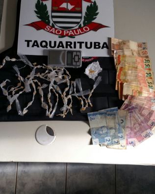Polícia Civil prende mãe, filha e genro por tráfico de drogas em Taquarituba