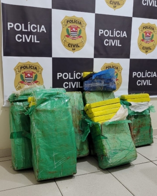 Avaré / Piraju: DISE prende dupla que transportava 170 tijolos de maconha na Rodovia Raposo Tavares
