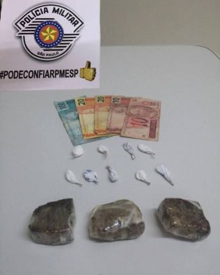 PM flagra traficante no Largo Santa Cruz em Avaré