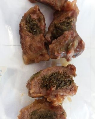 Agentes encontram carne recheada de maconha com visitante de presídio