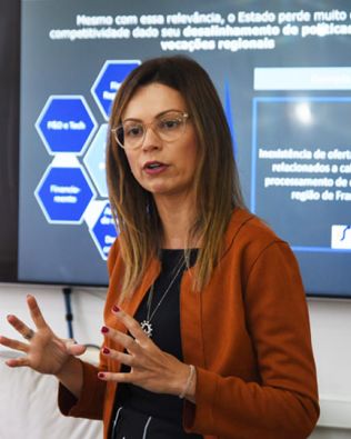 “Há risco de ter um momento de convulsão social com ou sem quarentena”, diz secretária de SP