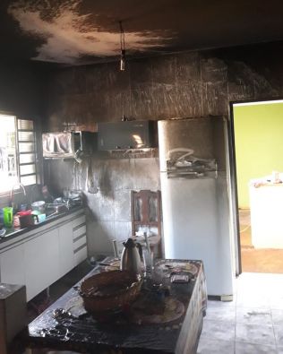 “Carregador de celular” teria sido motivo de incêndio em casa de Avaré
