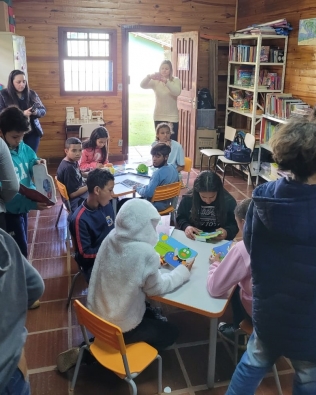 Casa da Leitura proporciona contato com livros em meio à natureza