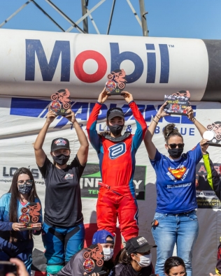Competidora de Avaré é destaque em campeonato de motocross