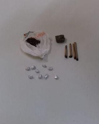 Mãe denuncia filho por vender drogas em Sarutaiá