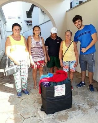 UniFSP entrega roupas arrecadas da campanha do agasalho 2019