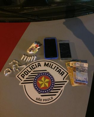 PM flagra dupla de traficantes em Arandu