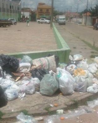 Reclamações e dúvidas, população está revoltada com falta de planejamento da coleta de lixo em Avaré