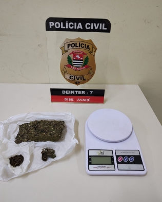 Drogas são encontradas em residência e morador é preso por tráfico