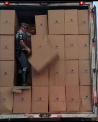 TOR  flagra caminhão com carga de cigarros contrabandeados